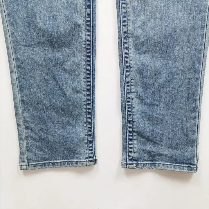 [SOLD OUT] 트루릴리전 청바지 사이즈32 테이퍼드진 스판 데님팬츠 남자 A9569