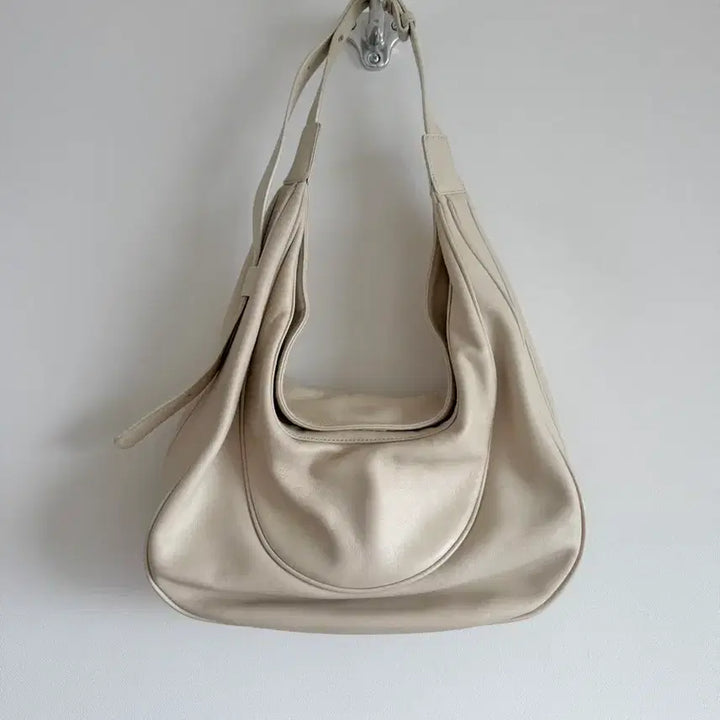 [BUNJANG] Elbategev Leather Hover Cross Shoulder Bag / 엘바테게브(elbategev) 레더 호버 크로스 숄더백