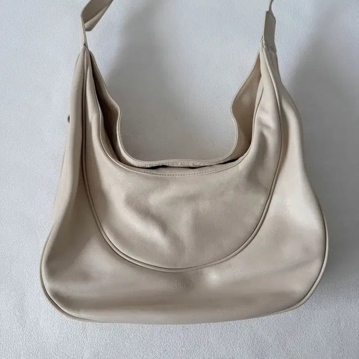 [BUNJANG] Elbategev Leather Hover Cross Shoulder Bag / 엘바테게브(elbategev) 레더 호버 크로스 숄더백