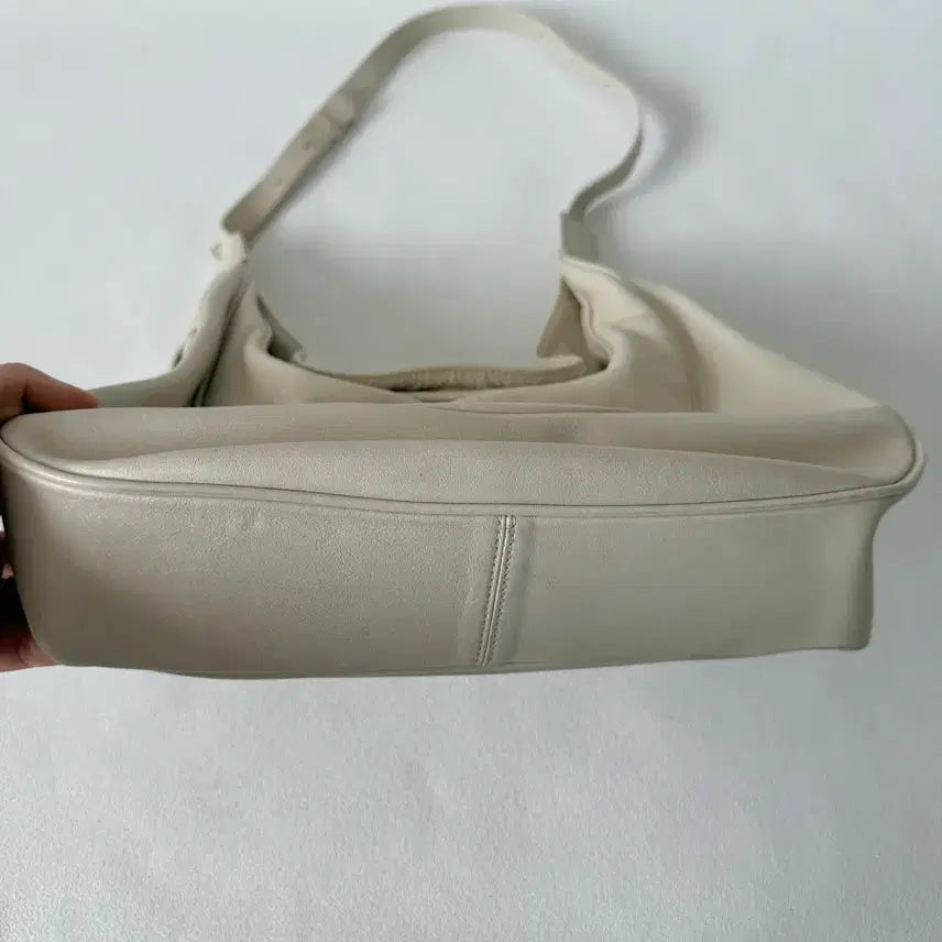 [BUNJANG] Elbategev Leather Hover Cross Shoulder Bag / 엘바테게브(elbategev) 레더 호버 크로스 숄더백