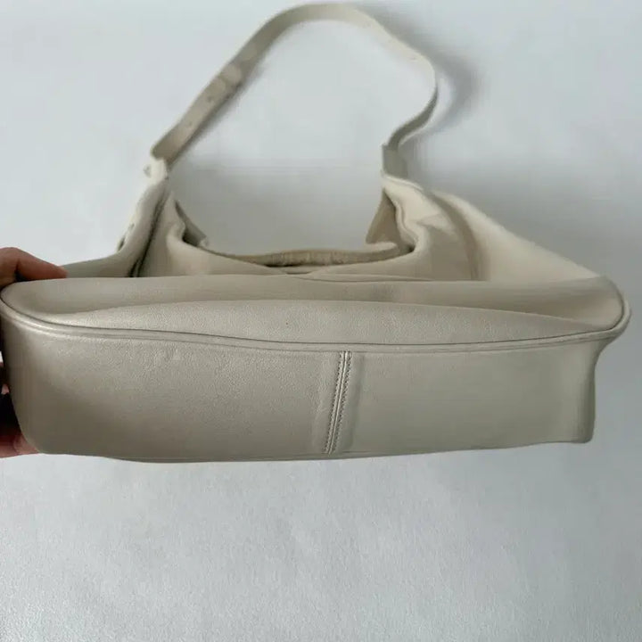 [BUNJANG] Elbategev Leather Hover Cross Shoulder Bag / 엘바테게브(elbategev) 레더 호버 크로스 숄더백