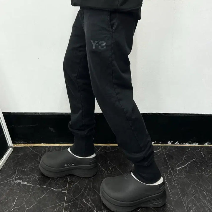 [BUNJANG] Y-3 Logo Black Sweat Jogger Pants / Y-3 로고 블랙 스웻 조거 팬츠