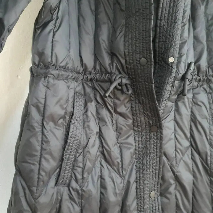 [BUNJANG] Black String Hooded Long Padded Jacket (Size 77) / 여성 블랙 스트링 충전재 후드 롱 패딩 77