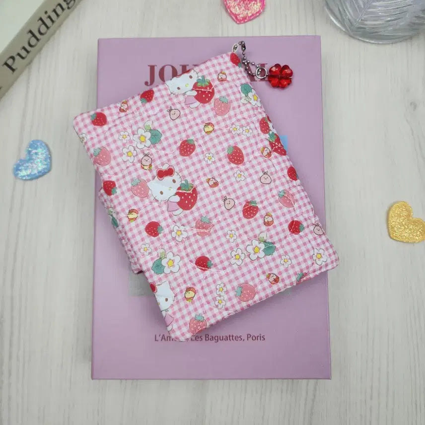 [BUNJANG] Handmade Strawberry Kitty Heart Quilted A6 Diary Cover / [핸드메이드] 딸기키티 하트누빔 다이어리 커버 A6