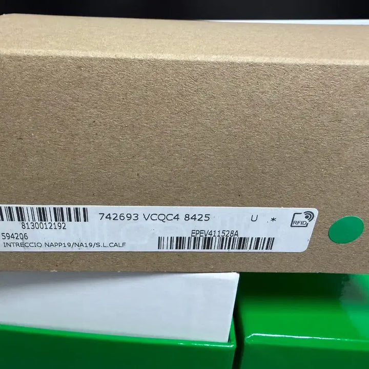 [SOLD OUT] 보테가베네타 가죽 카드지갑 케이스 블랙색상 새제품급