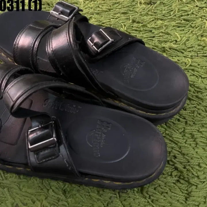 [BUNJANG] Dr. Martens Leather Buckle Sandals UK7 / 닥터마틴 블랙 레더 버클 샌들 UK7