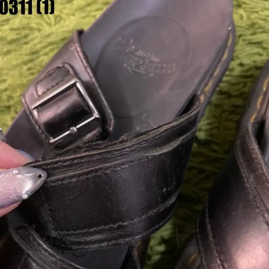 [BUNJANG] Dr. Martens Leather Buckle Sandals UK7 / 닥터마틴 블랙 레더 버클 샌들 UK7