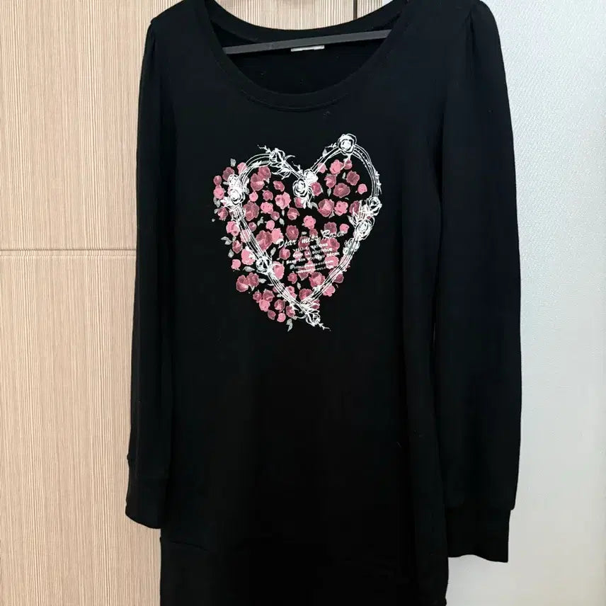 [BUNJANG] Lestrose Rose Heart Long Sleeve T-shirt / Lestrose 장미 하트 긴팔 티셔츠 롱슬리브