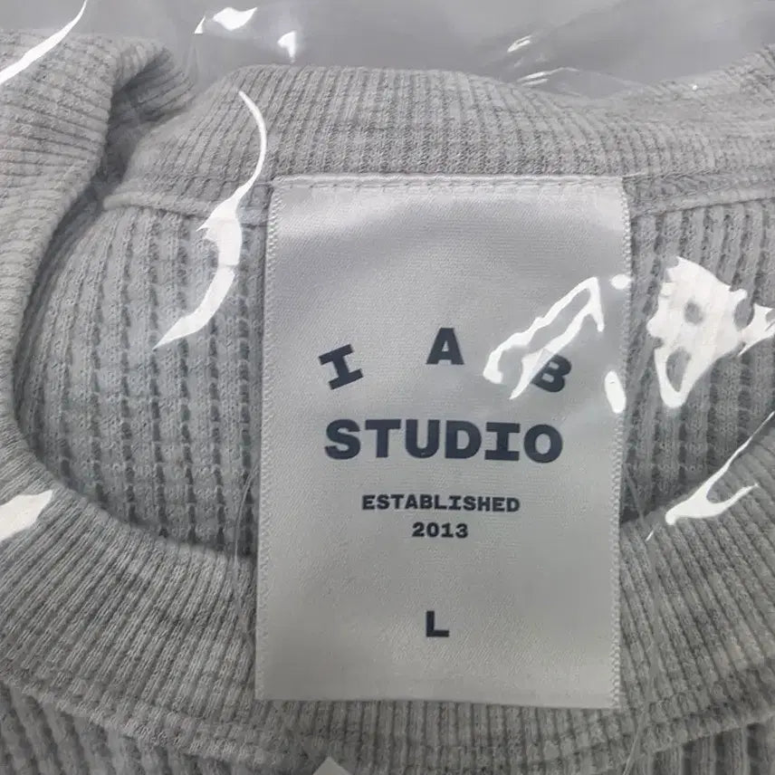 [BUNJANG] IAB Studio Waffle Long Sleeve Shirt / 아이앱스튜디오 와플 롱슬리브