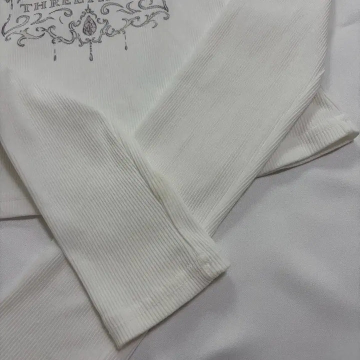 [BUNJANG] 3 Times Amor Me Long Sleeve T-Shirt / 쓰리타임즈 아모르 미 티셔츠