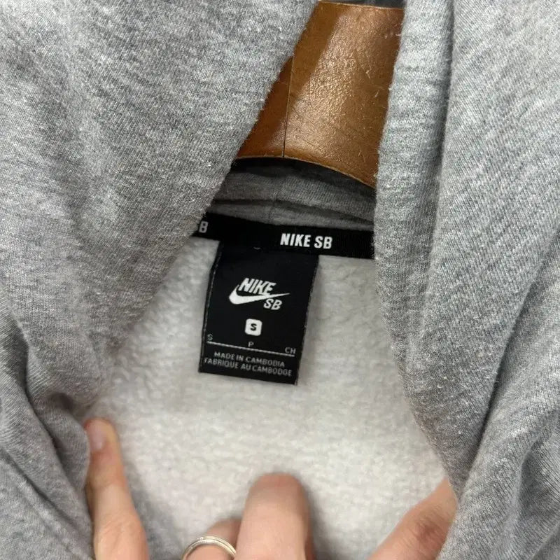 [BUNJANG] Nike SB Big Printing Logo Fleece Hoodie / 나이키 SB 빅프린팅로고 약기모 후드티 S A07308