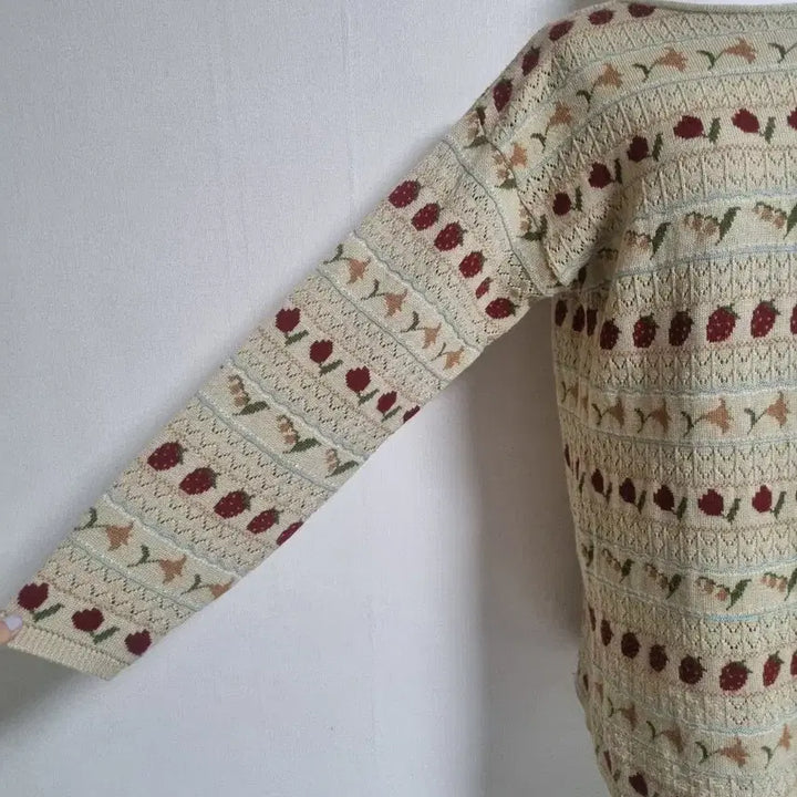 [BUNJANG] Strawberry Vintage Knit Sweater / 딸기빈티지니트