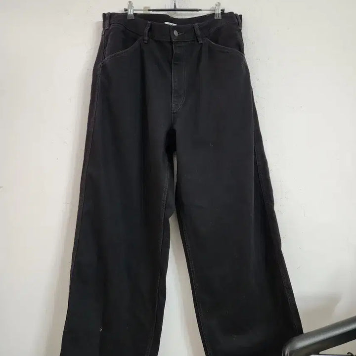 [SOLD OUT] 유니클로블랙 와이드 데님 팬츠