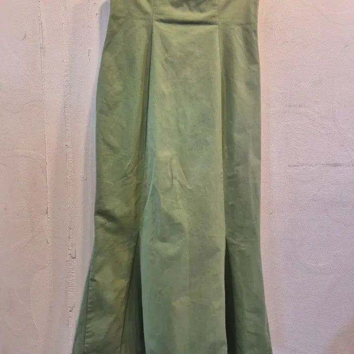 [SOLD OUT] 올리브 그린 머메이드 롱스커트