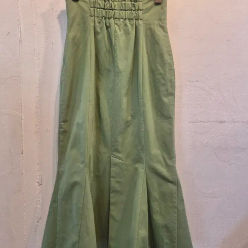 [SOLD OUT] 올리브 그린 머메이드 롱스커트
