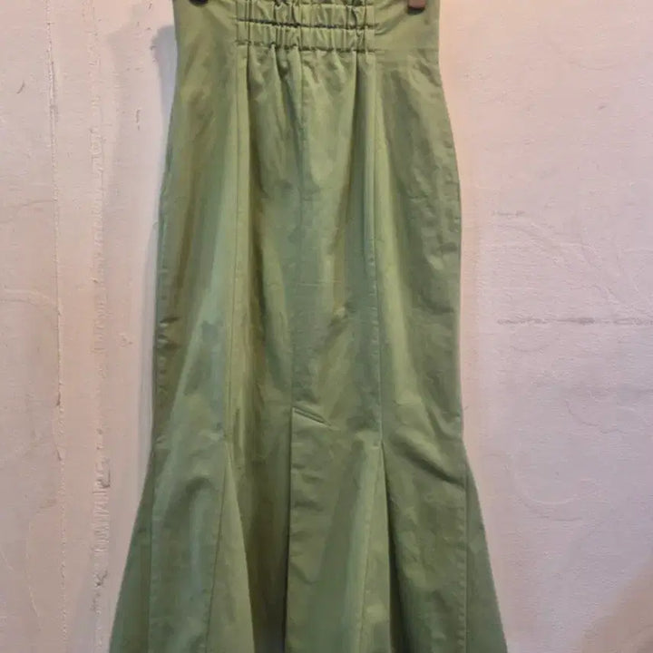 [SOLD OUT] 올리브 그린 머메이드 롱스커트