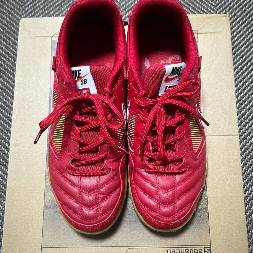 [BUNJANG] Nike x Supreme SB Gato Red Sneakers / 나이키 x 슈프림 SB 가토 레드 (280)