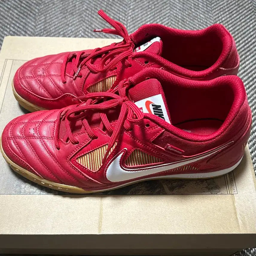 [BUNJANG] Nike x Supreme SB Gato Red Sneakers / 나이키 x 슈프림 SB 가토 레드 (280)