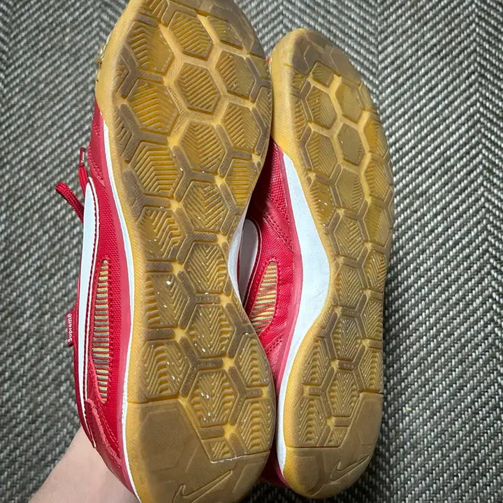 [BUNJANG] Nike x Supreme SB Gato Red Sneakers / 나이키 x 슈프림 SB 가토 레드 (280)