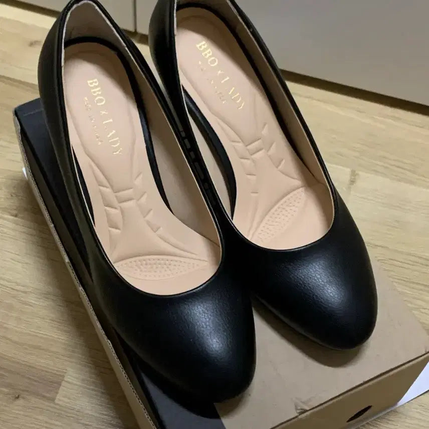 [BUNJANG] Generic 235 7cm Heels / 승무원 면접복 구두 235 / 7cm