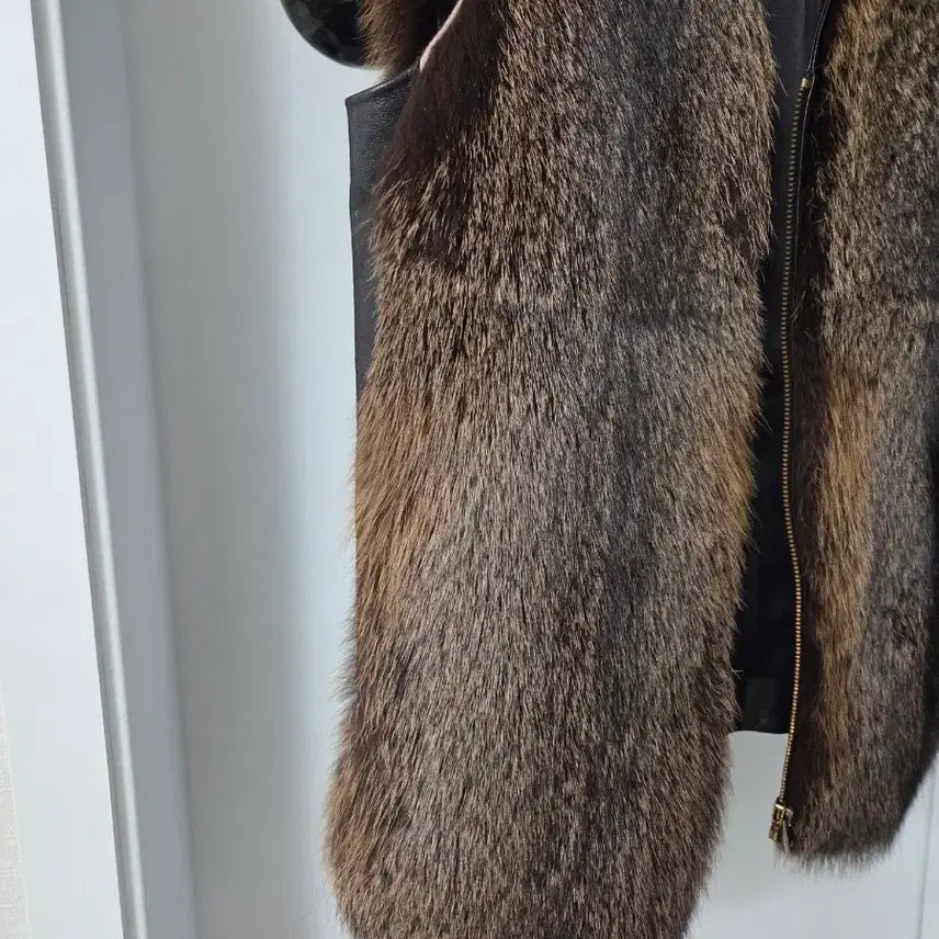 [BUNJANG] MICHAA Fox Fur Leather Vest / 미샤 MICHAA 폭스퍼 양가죽 베스트