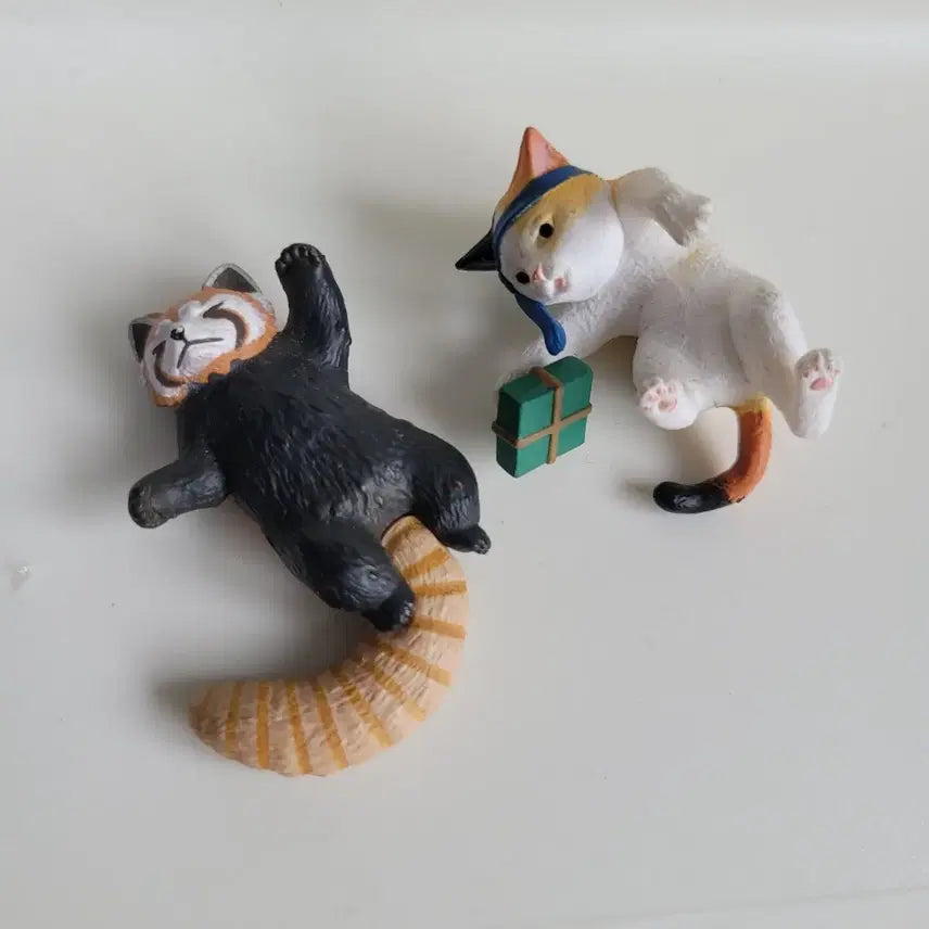 [SOLD OUT] 고양이 너구리 피규어 2개 장식용 소품