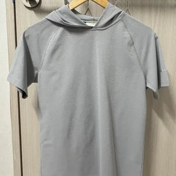 [BUNJANG] JICHYOI Short Sleeve Hoodie / 지초이 반팔 후드