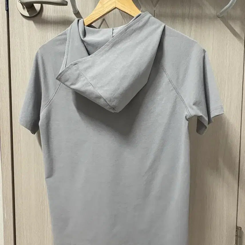 [BUNJANG] JICHYOI Short Sleeve Hoodie / 지초이 반팔 후드
