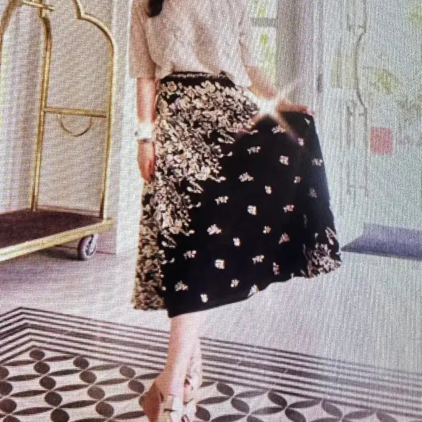 [BUNJANG] Floral Pattern Long Skirt - Size 66 / 플라워 패턴 롱 스커트66사이즈