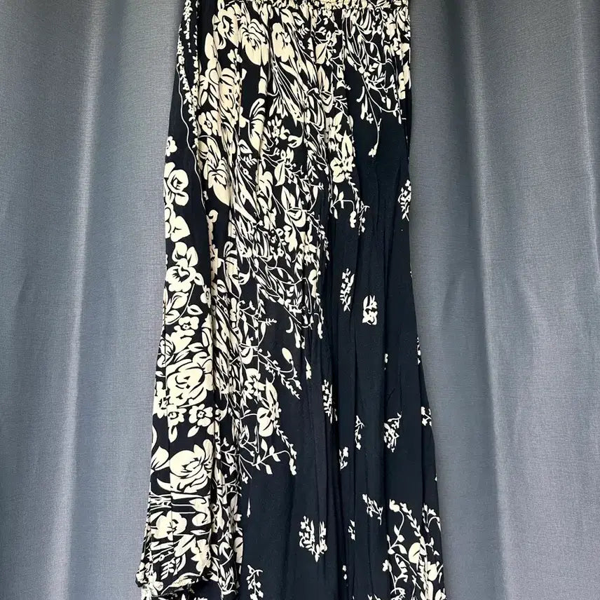 [BUNJANG] Floral Pattern Long Skirt - Size 66 / 플라워 패턴 롱 스커트66사이즈