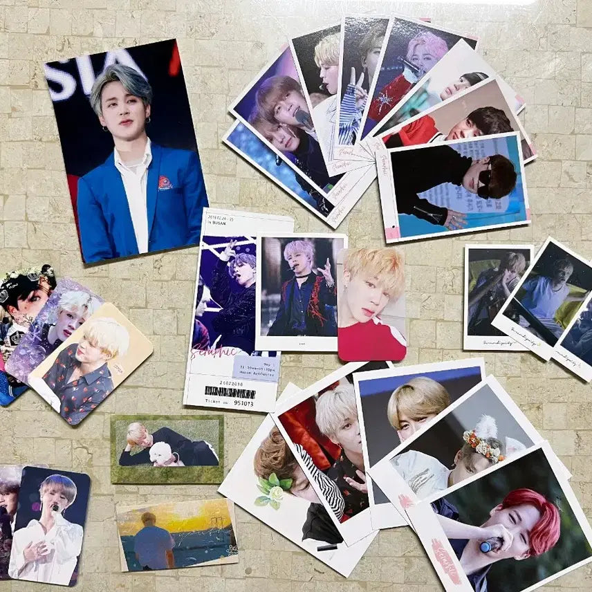 [BUNJANG] BTS Jimin Photocard + Frame + Stand / 방탄소년단 BTS 지민 포토카드 + 액자+거치대