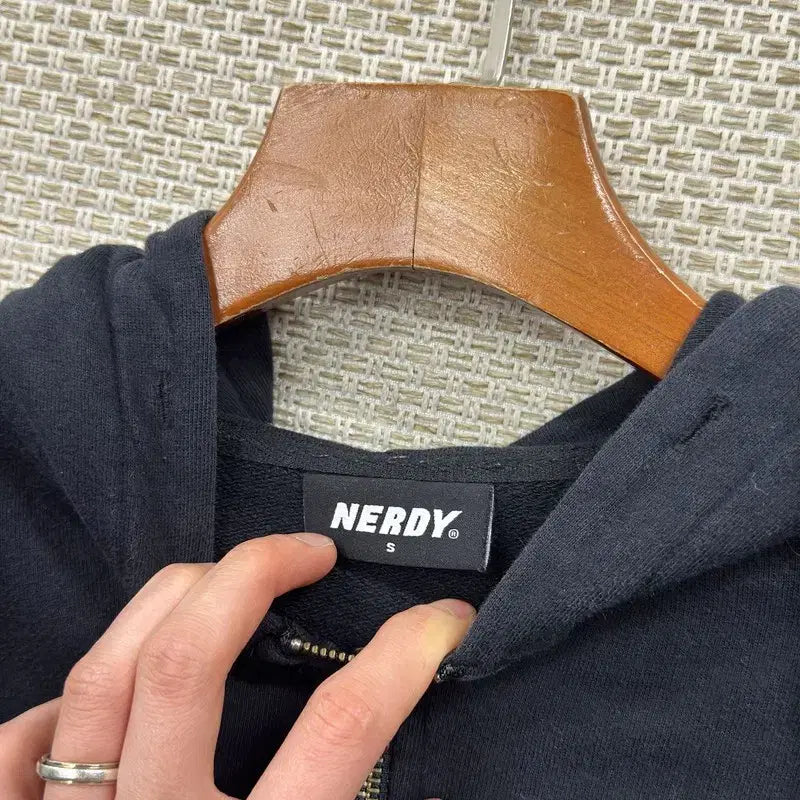 [BUNJANG] Nerdy Oversized Printing Logo Hoodie Zip-up (Size S) / 널디 오버핏 프린팅로고 후드집업 S A07282