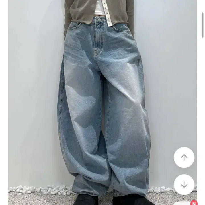[BUNJANG] Mega Balloon Wide Light Blue Denim Pants / 메가 벌룬 와이드 연청 데님팬츠