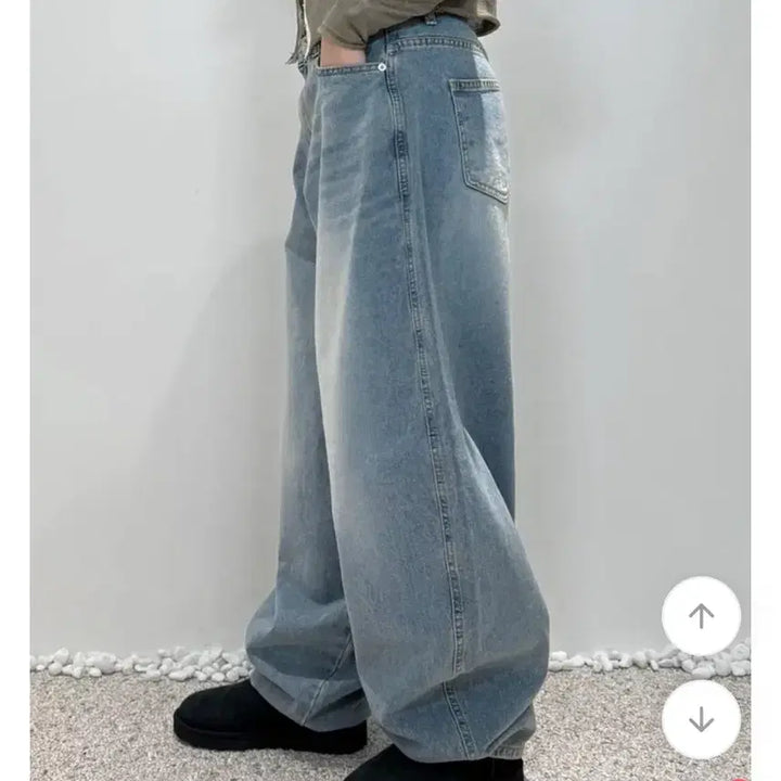 [BUNJANG] Mega Balloon Wide Light Blue Denim Pants / 메가 벌룬 와이드 연청 데님팬츠