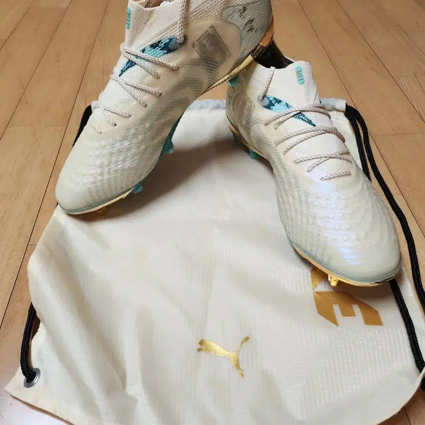 [BUNJANG] Puma Future 9 Ultimate Chinese New Year Edition Soccer Cleats / 푸마 퓨처9 얼티메이트 중국 설날 에디션(한정판)