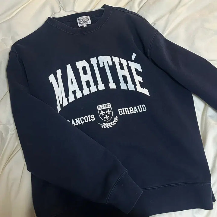 [SOLD OUT] 옷장정리*마리떼 클래식 로고 맨투맨 스웻셔츠