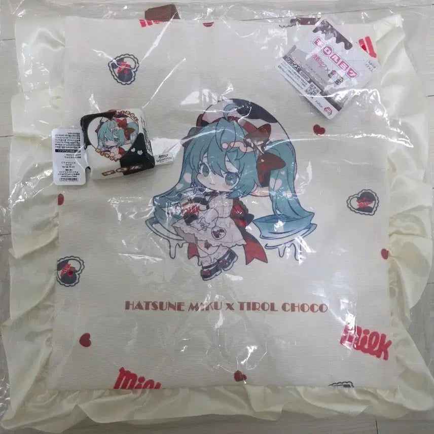 [BUNJANG] Hatsune Miku x Tirol Choco Eco Bag &amp; Cushion Bundle / (2개 일괄) 하츠네 미쿠 x 티롤 초코 에코백 가방 숄더백 인형 키링