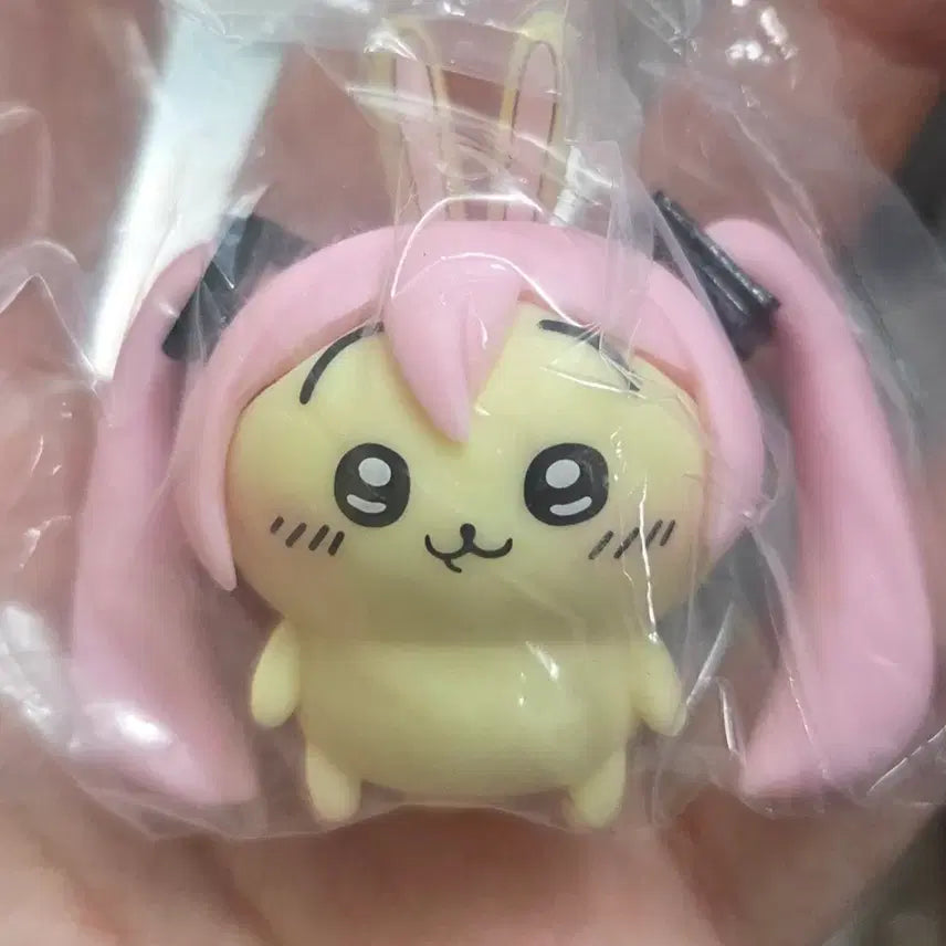 [BUNJANG] Chiikawa Sakura Cherry Blossom Miku Figure / (미개봉) 치이카와 사쿠라 벚꽃 미쿠 피규어