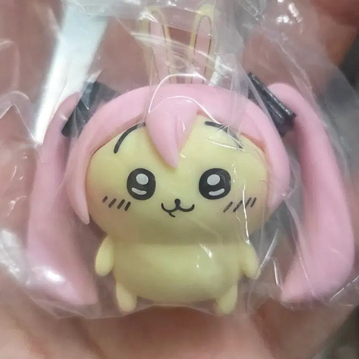 [BUNJANG] Chiikawa Sakura Cherry Blossom Miku Figure / (미개봉) 치이카와 사쿠라 벚꽃 미쿠 피규어