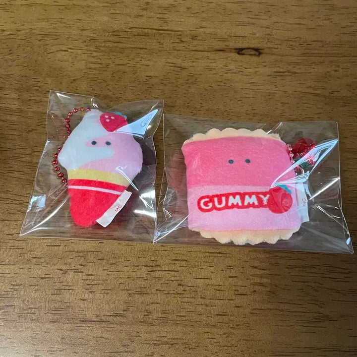 [BUNJANG] Tsuburana Hitomi Strawberry Pair Gacha Figure Keyring Bundle / 츠부라나 히토미 동그란 눈동자 딸기 페어 가챠 인형 키링 2종 일괄