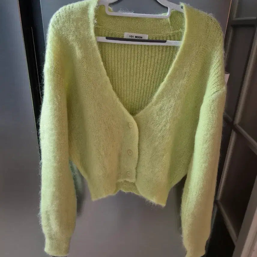 [BUNJANG] 101moon V-neck Cardigan - Light Green / 101moon 브이넥 가디건/ 연두색