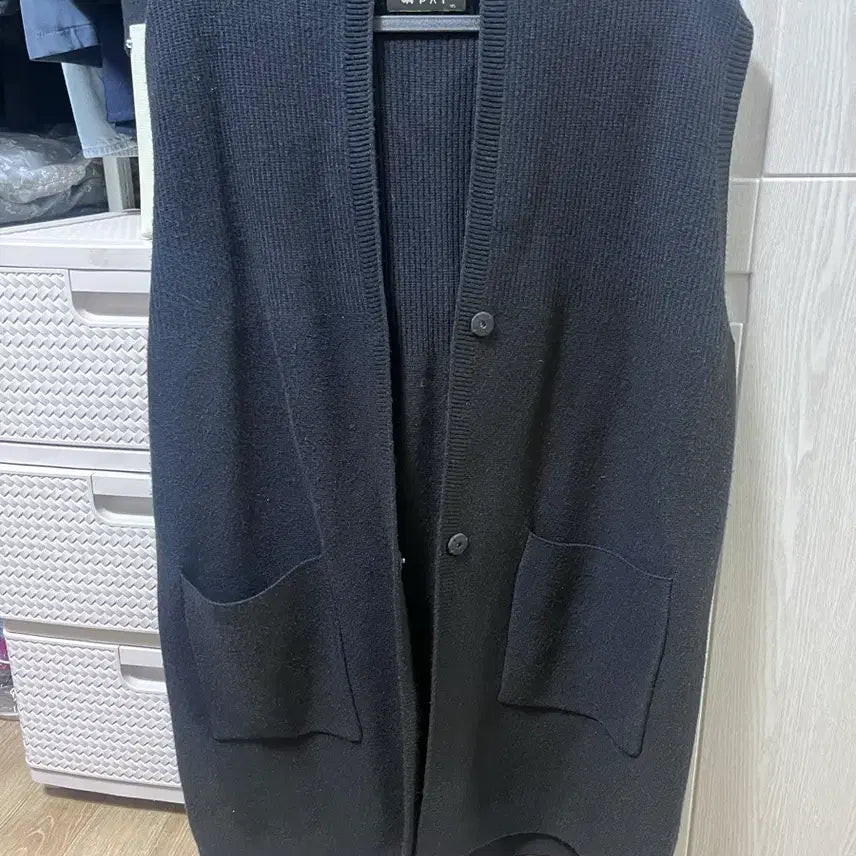 [BUNJANG] PAT Black Knit Vest Cardigan / PAT 블랙 니트 조끼형 가디건