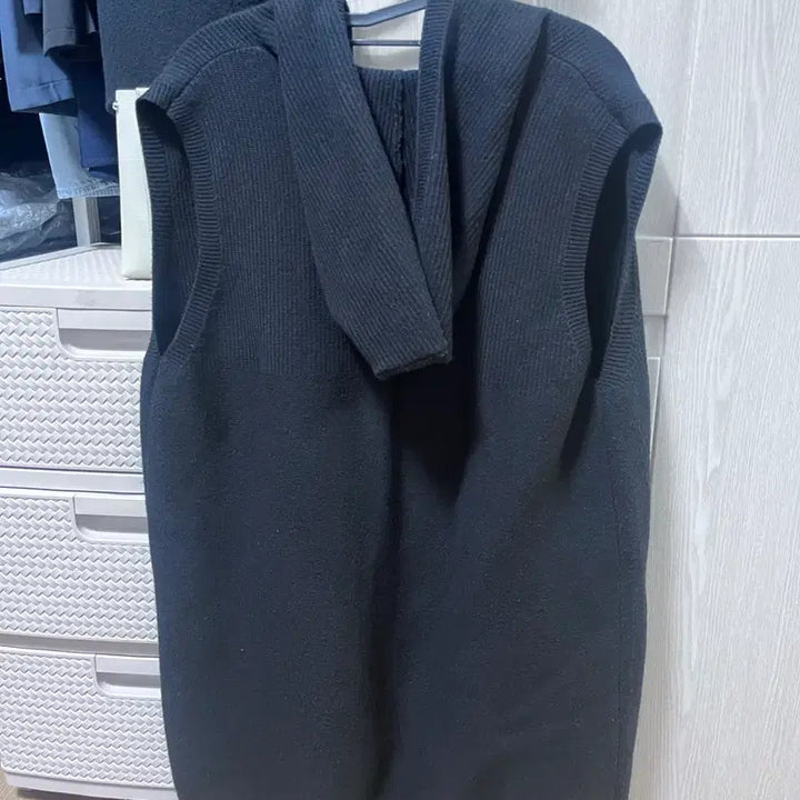 [BUNJANG] PAT Black Knit Vest Cardigan / PAT 블랙 니트 조끼형 가디건