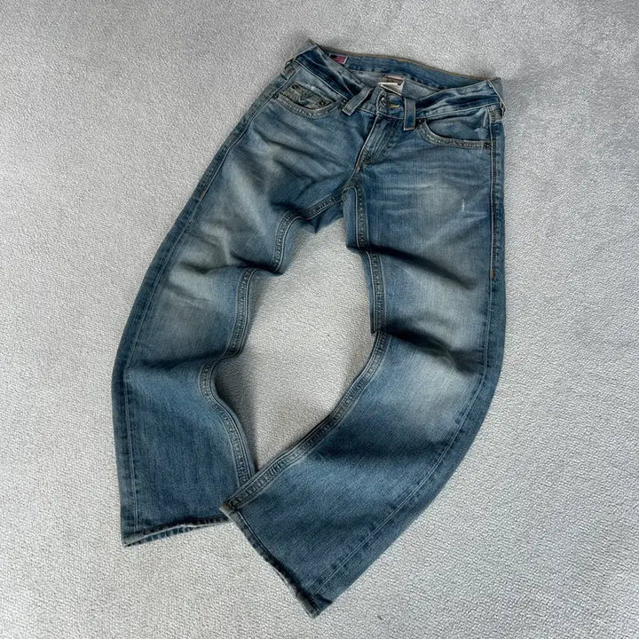 [SOLD OUT] 트루릴리젼 데님 청바지