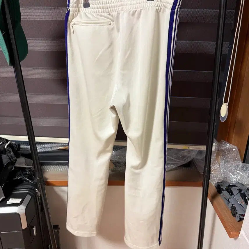 [SOLD OUT] 니들스 트랙팬츠 m 네로우핏