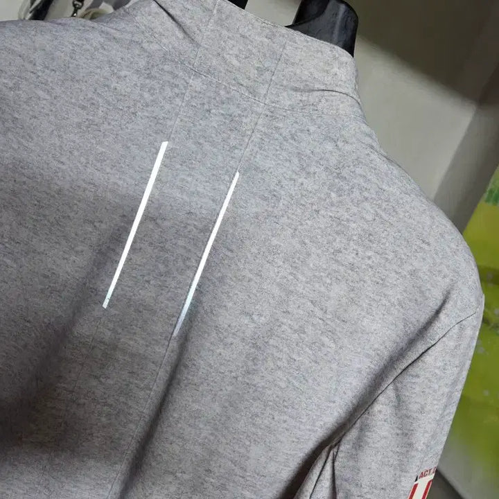 [BUNJANG] Le Coq Sportif Gray Track Jacket (Size 95) / 르꼬끄 스포르티브 그레이 트랙 자켓 95