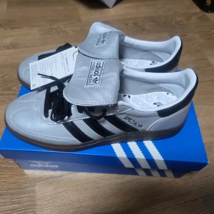 [BUNJANG] Adidas Handball Spezial Silver Metallic Core Sneakers (265) / (새제품-풀박스)아디다스 핸드볼 스페지알 실버 메탈릭 코어 (265)