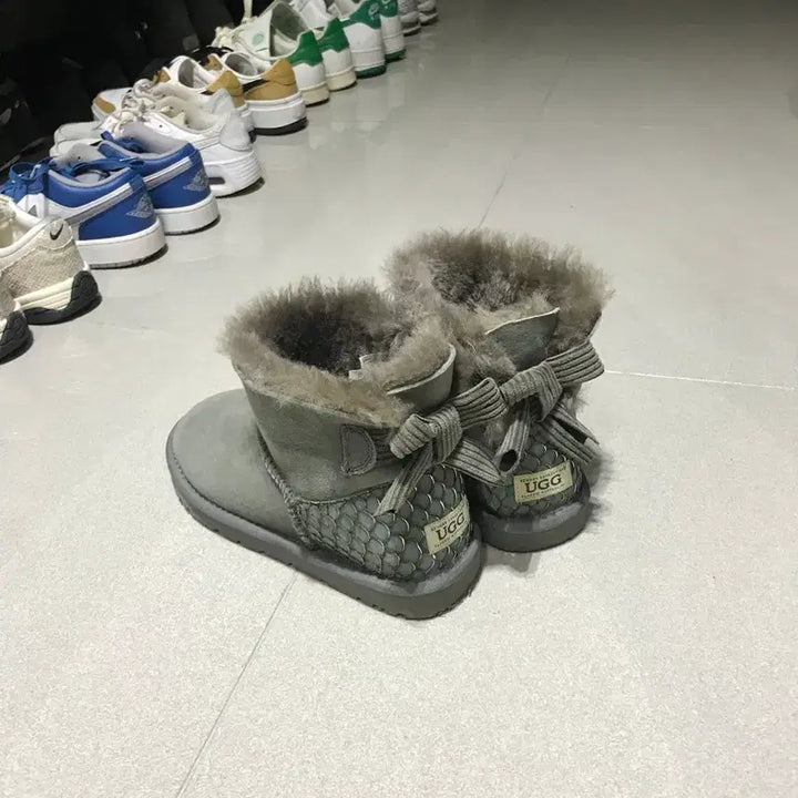 [BUNJANG] UGG Kids Boots 210mm / UGG 키즈 어그 부츠 210mm