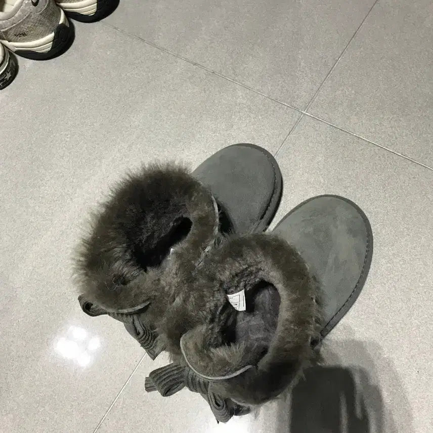 [BUNJANG] UGG Kids Boots 210mm / UGG 키즈 어그 부츠 210mm