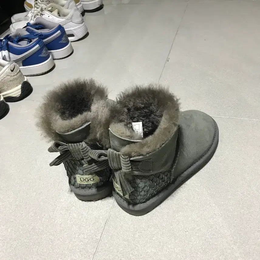 [BUNJANG] UGG Kids Boots 210mm / UGG 키즈 어그 부츠 210mm